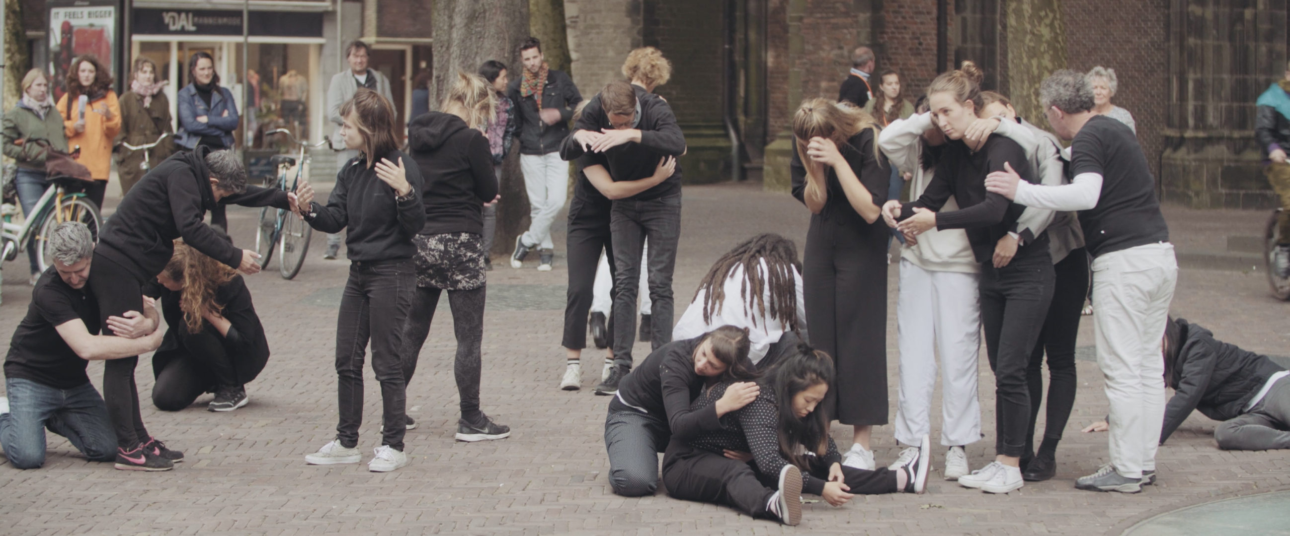 Isaac Chong Wai, Collective Individual Exercises (2018). Performance. Courtesy of SPRING Festival Utrecht.